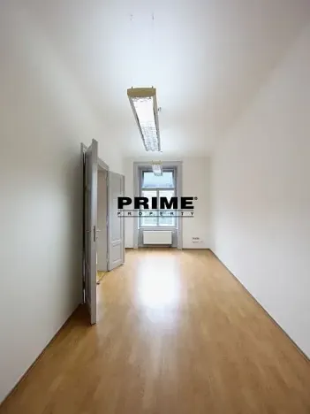 Pronájem kanceláře, Praha - Smíchov, Štefánikova, 70 m2