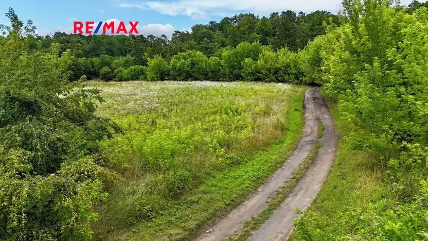 Prodej komerčního pozemku, Liběchov, 7548 m2