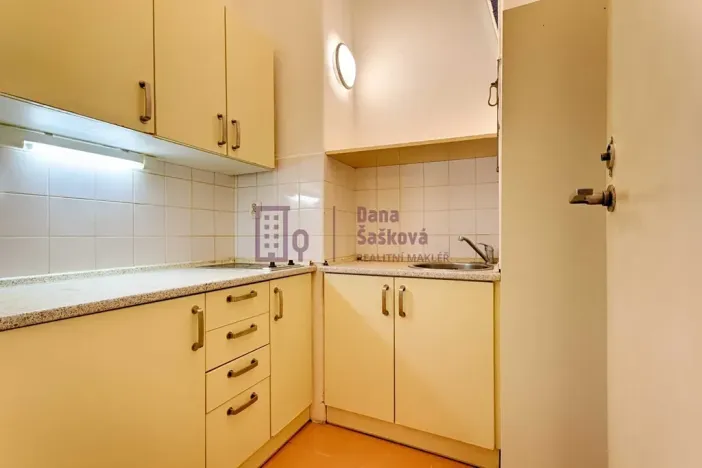 Pronájem bytu 2+1, Jindřichův Hradec, Komenského, 70 m2