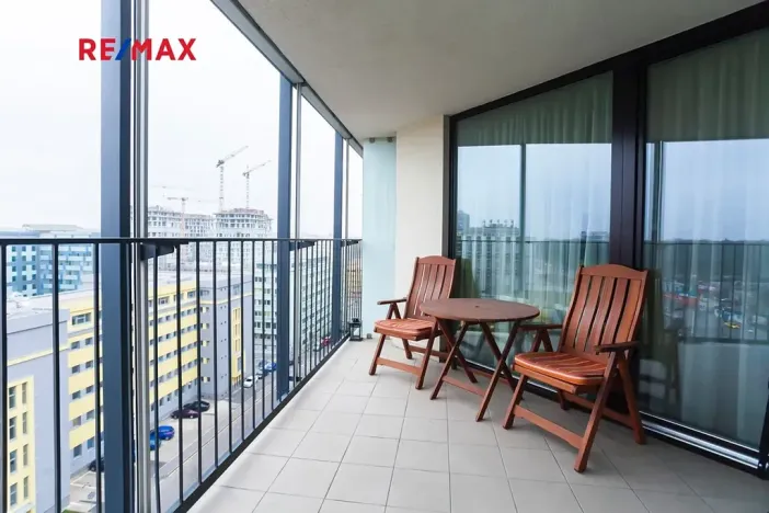 Prodej bytu 1+kk, Praha - Žižkov, Ke kapslovně, 38 m2