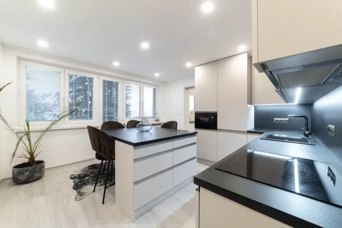 Prodej bytu 3+1, Zlín, Benešovo nábřeží, 89 m2