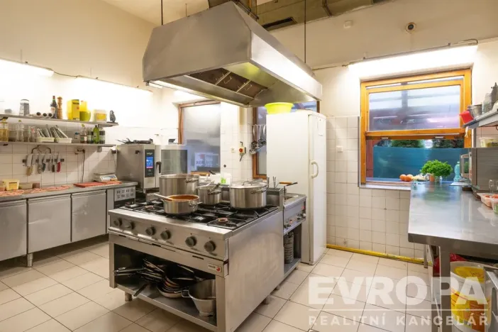 Prodej rodinného domu, Hořice, náměstí Jiřího z Poděbrad, 330 m2