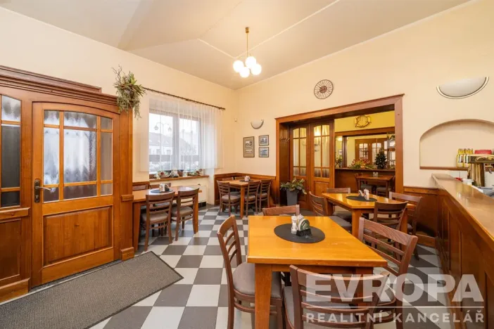Prodej rodinného domu, Hořice, náměstí Jiřího z Poděbrad, 330 m2