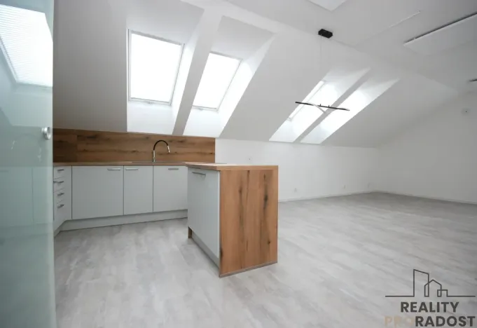 Pronájem bytu 2+kk, Olomouc, Jakoubka ze Stříbra, 74 m2