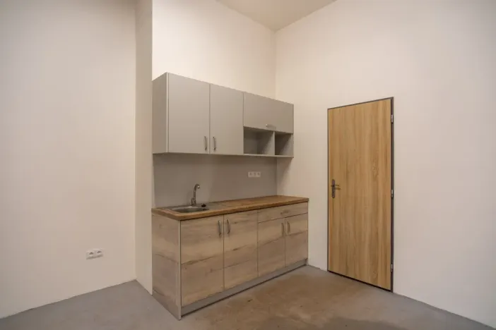 Pronájem skladu, Trutnov - Bojiště, Svojšova, 95 m2