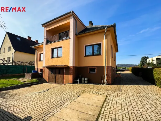 Prodej rodinného domu, Komárov, Sokolská, 300 m2