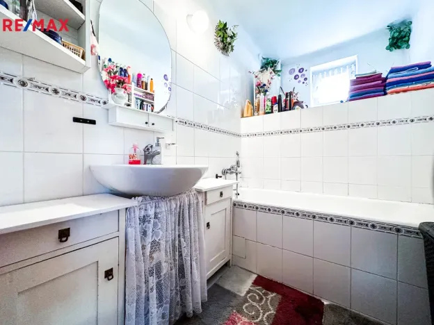 Prodej rodinného domu, Komárov, Sokolská, 300 m2