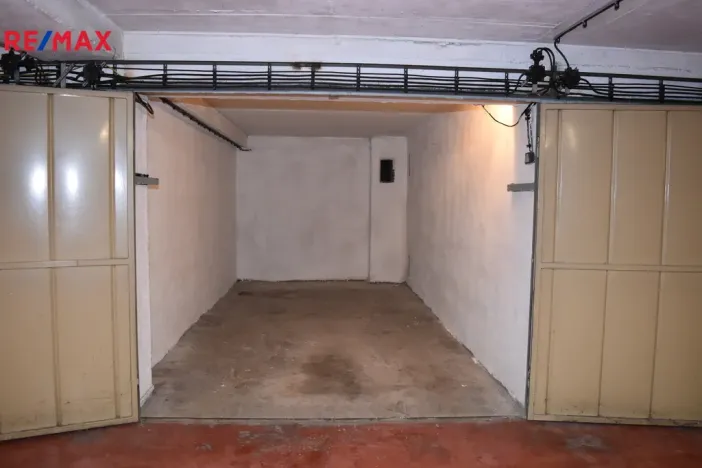 Pronájem garáže, Olomouc, Heyrovského, 14 m2