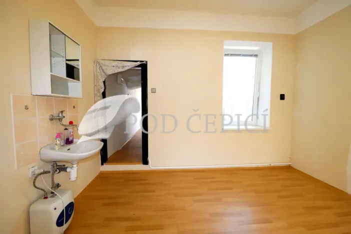 Pronájem kanceláře, Brno - Židenice, Stejskalova, 73 m2