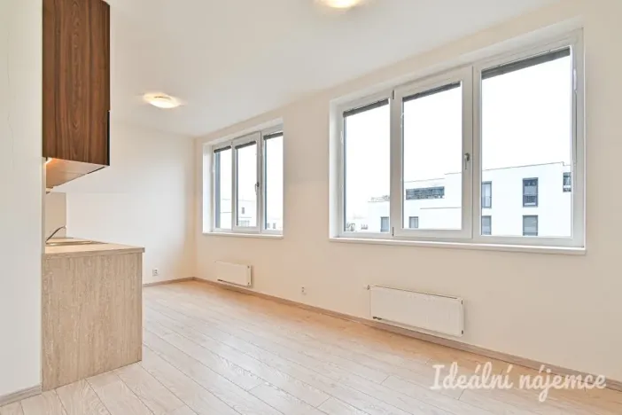 Pronájem bytu 1+kk, Brno, Markůvky, 25 m2