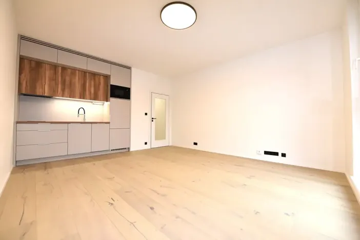 Pronájem bytu 1+kk, Praha - Vršovice, Krymská, 34 m2