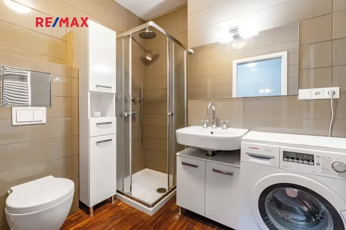 Pronájem bytu 1+kk, Praha - Dejvice, Velvarská, 44 m2