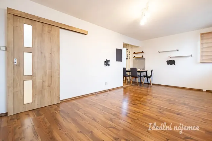 Pronájem bytu 2+1, Praha - Kobylisy, Paláskova, 55 m2