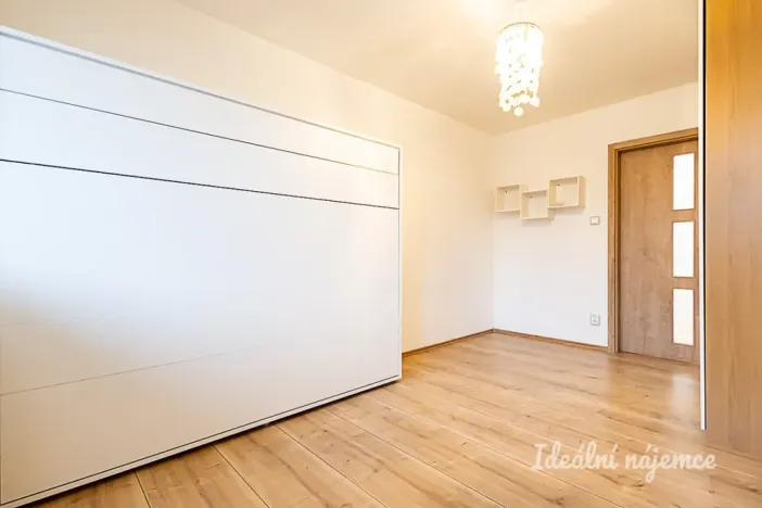 Pronájem bytu 2+1, Praha - Kobylisy, Paláskova, 55 m2