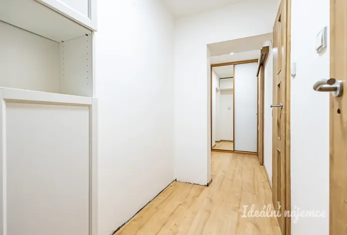 Pronájem bytu 2+1, Praha - Kobylisy, Paláskova, 55 m2