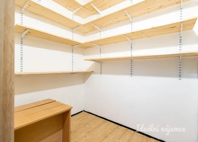 Pronájem bytu 2+1, Praha - Kobylisy, Paláskova, 55 m2