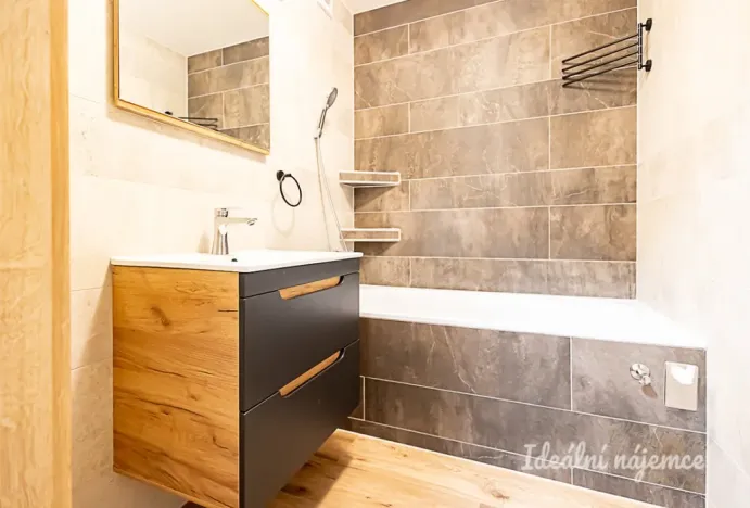 Pronájem bytu 2+1, Praha - Kobylisy, Paláskova, 55 m2