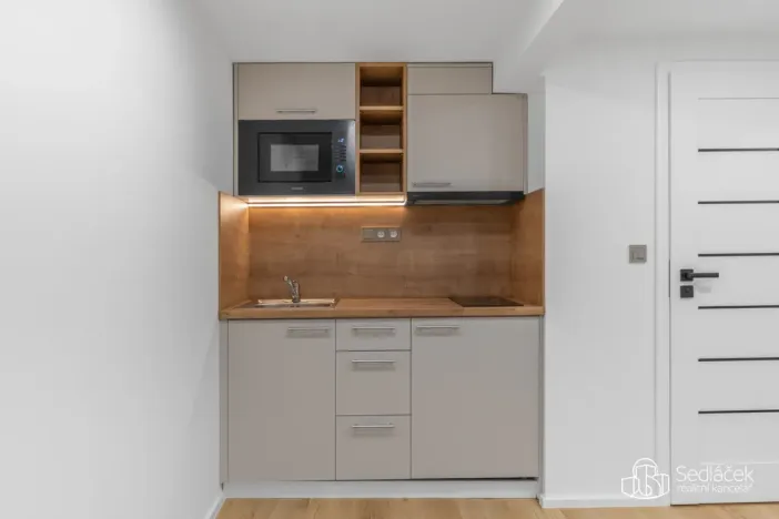 Prodej atypického bytu, Praha - Nusle, U Jezerky, 39 m2