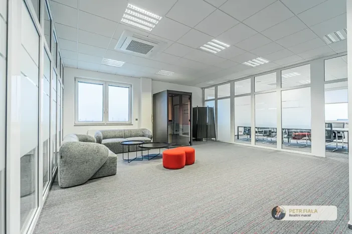 Pronájem kanceláře, Praha, Dopraváků, 258 m2