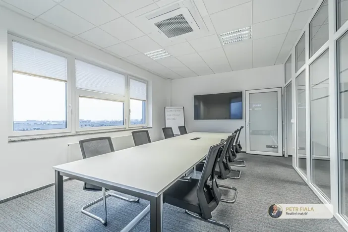 Pronájem kanceláře, Praha, Dopraváků, 258 m2