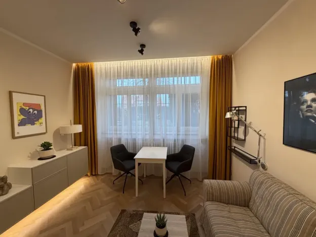 Pronájem bytu 1+kk, Praha - Vinohrady, Šrobárova, 36 m2