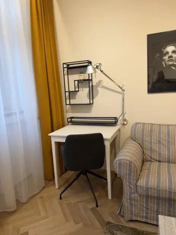 Pronájem bytu 1+kk, Praha - Vinohrady, Šrobárova, 36 m2