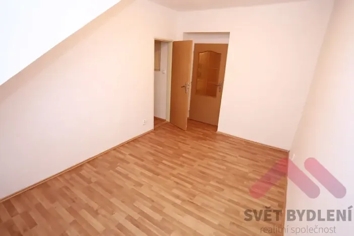 Pronájem bytu 2+1, Praha - Vršovice, Tolstého, 44 m2