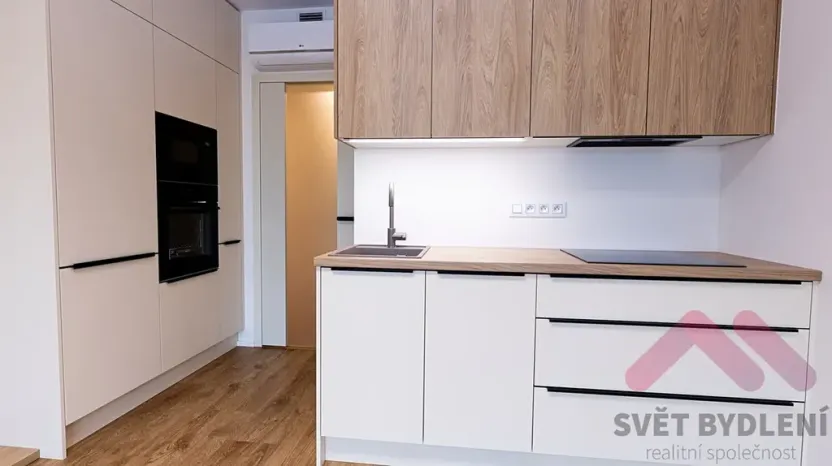 Pronájem bytu 1+kk, Praha - Žižkov, Šrámkové, 34 m2