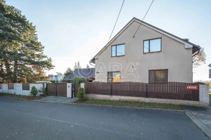 Prodej bytu 3+1, Libiš, Příčná, 92 m2