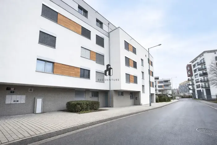 Pronájem bytu 2+kk, Praha - Hloubětín, Krylovecká, 53 m2