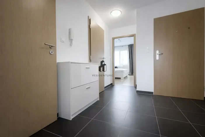 Pronájem bytu 2+kk, Praha - Hloubětín, Krylovecká, 53 m2