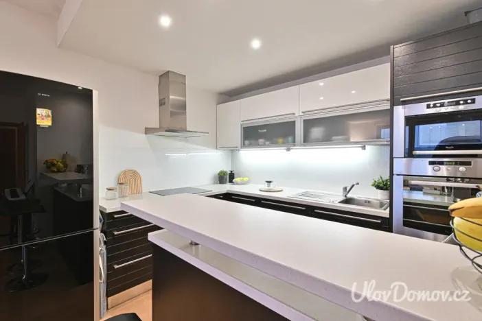 Prodej bytu 2+kk, Praha - Háje, Jurkovičova, 61 m2