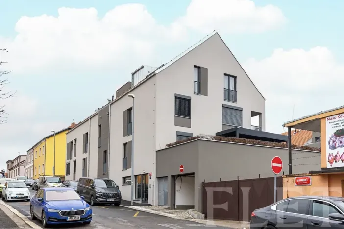 Pronájem bytu 2+kk, Praha - Radlice, Na Farkáně I, 52 m2