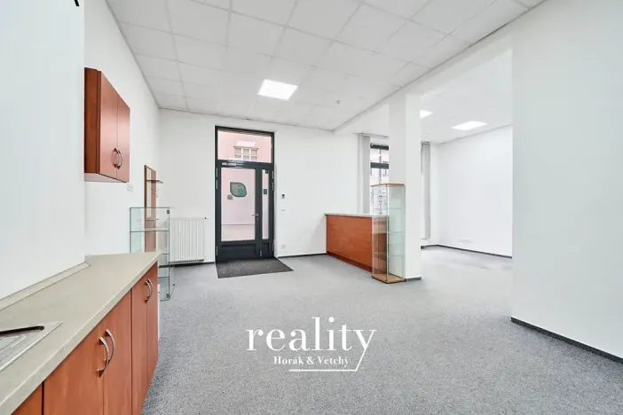 Pronájem obchodního prostoru, Znojmo, Bezručova, 72 m2