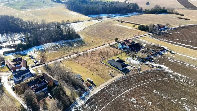 Prodej pozemku pro bydlení, Lišov, 1358 m2