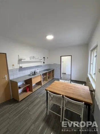 Pronájem vily, Úsobí, 128 m2