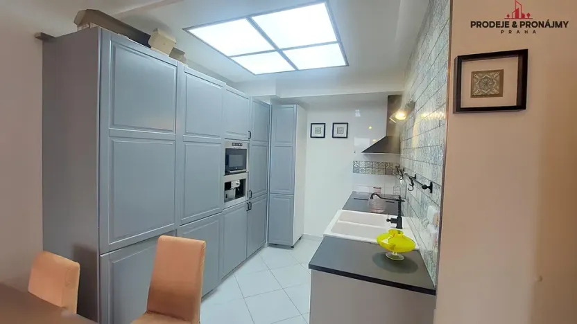 Pronájem bytu 2+kk, Praha - Vysočany, Pod Harfou, 55 m2