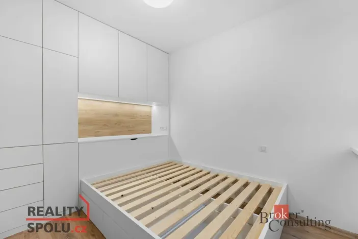 Pronájem bytu 2+kk, Hradec Králové, Pod Svahem, 50 m2