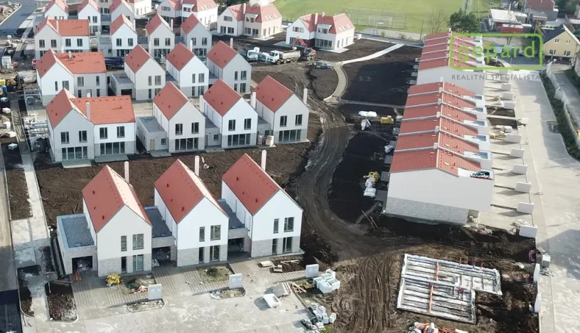 Prodej komerčního pozemku, Drahelčice, 7730 m2