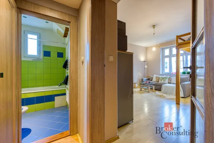 Pronájem bytu 1+kk, Praha - Vysočany, Novovysočanská, 31 m2