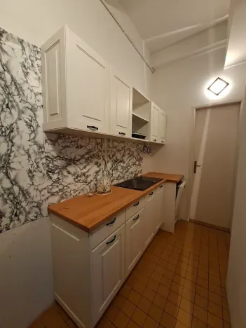 Pronájem bytu 2+kk, Praha - Kobylisy, Uzavřená, 48 m2