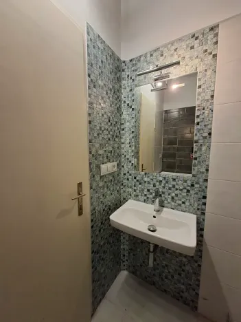 Pronájem bytu 2+kk, Praha - Kobylisy, Uzavřená, 48 m2