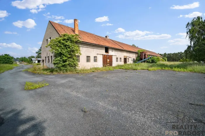 Prodej zemědělského objektu, Přelouč - Mělice, 7117 m2