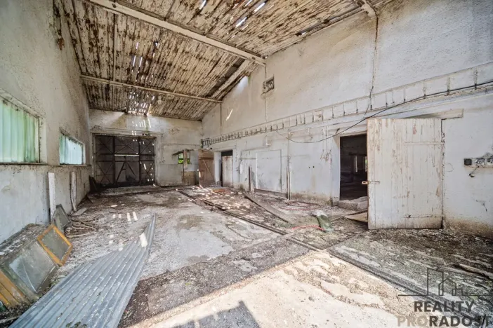 Prodej zemědělského objektu, Přelouč - Mělice, 7117 m2