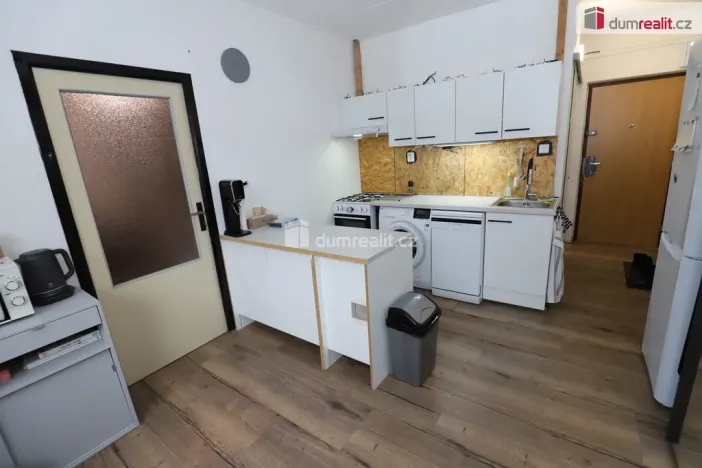 Pronájem bytu 1+1, Mariánské Lázně - Úšovice, Za Tratí, 36 m2