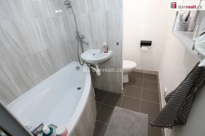 Pronájem bytu 1+1, Mariánské Lázně - Úšovice, Za Tratí, 36 m2