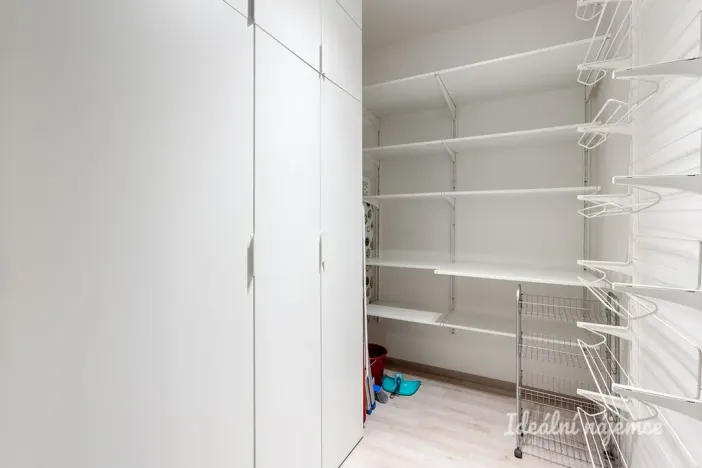Pronájem bytu 2+kk, Praha - Vysočany, Strnadových, 60 m2