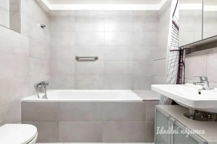 Pronájem bytu 2+kk, Praha - Vysočany, Strnadových, 60 m2