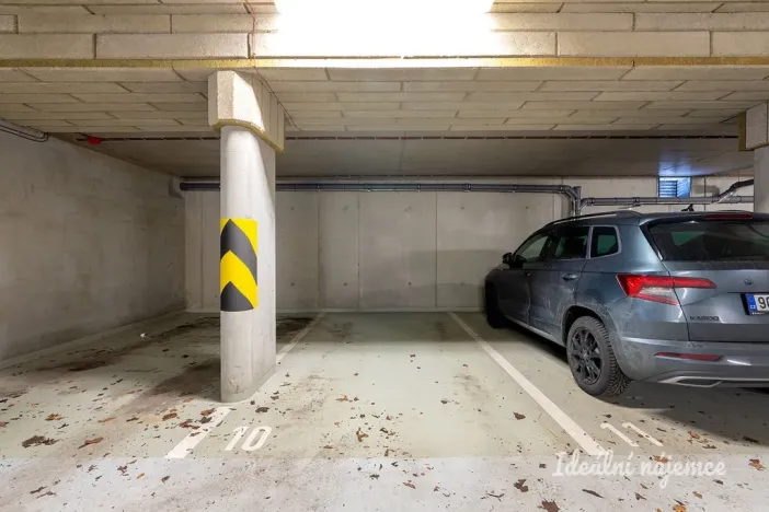 Pronájem bytu 2+kk, Praha - Vysočany, Strnadových, 60 m2