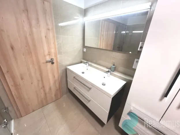 Pronájem bytu 2+kk, České Budějovice, Na Zlaté stoce, 55 m2